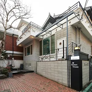 Queen House Hongdae Pensiune Seul